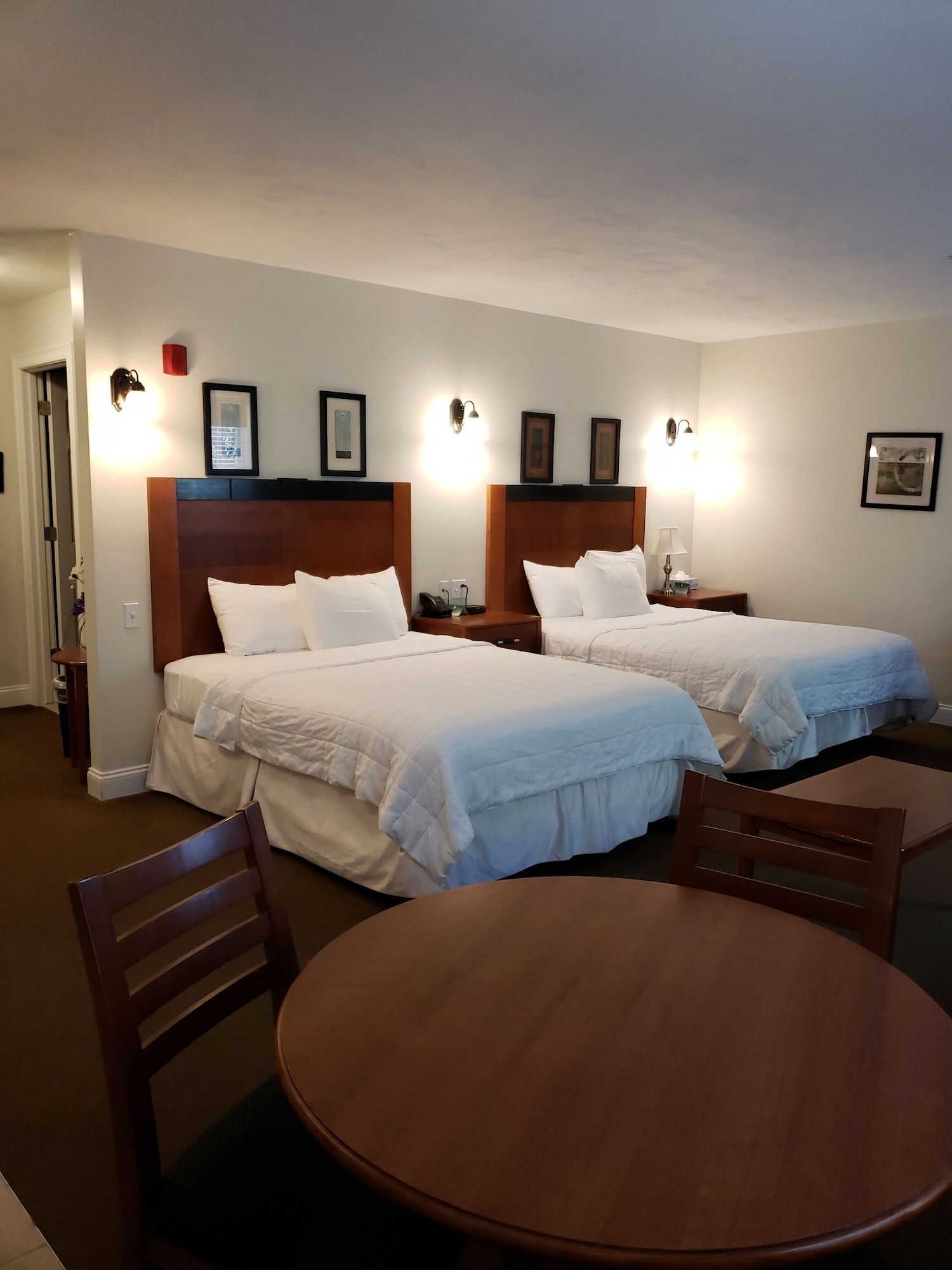 Crescent Suites Hotel, Waltham | HotelsCombined