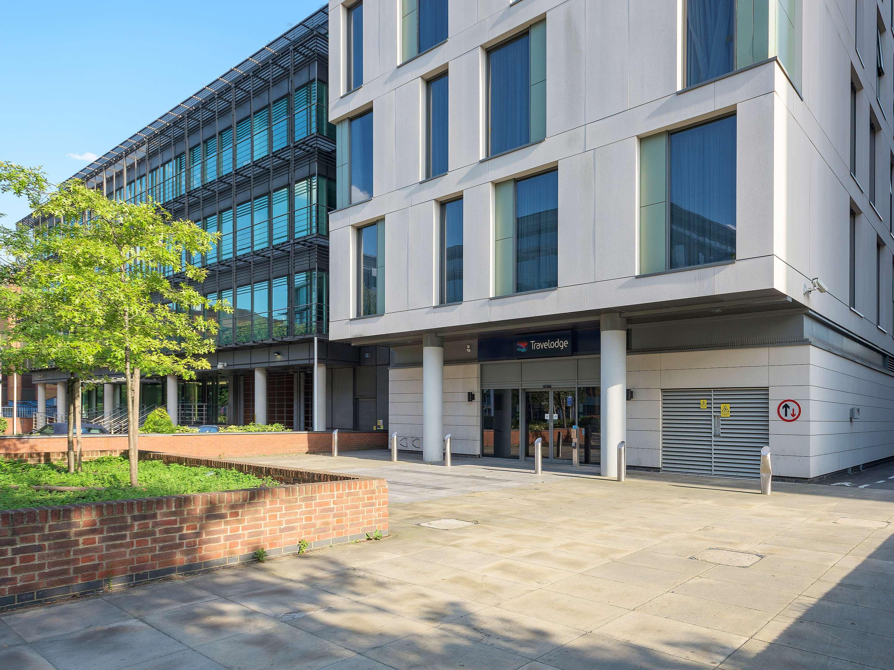  Travelodge London Cricklewood London - Compare Deals