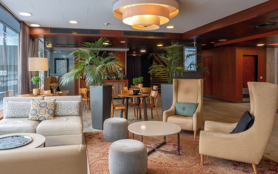 Lounge Photo