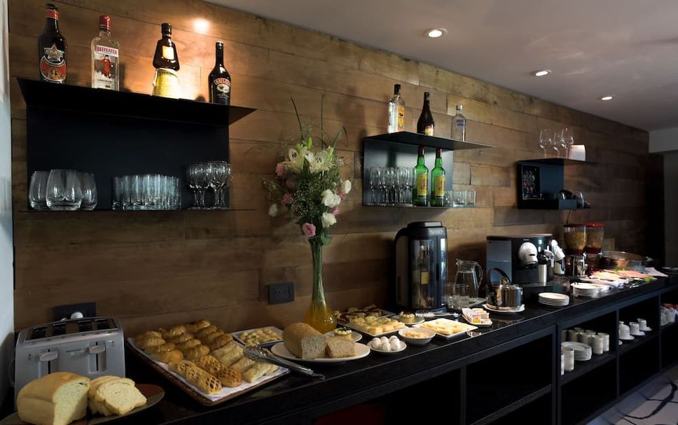 Buffet Photo