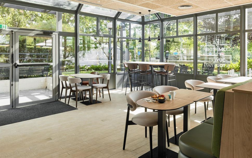 Restaurant Photo