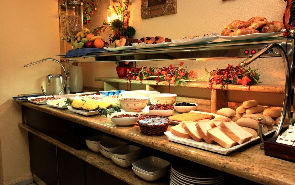 Buffet Photo