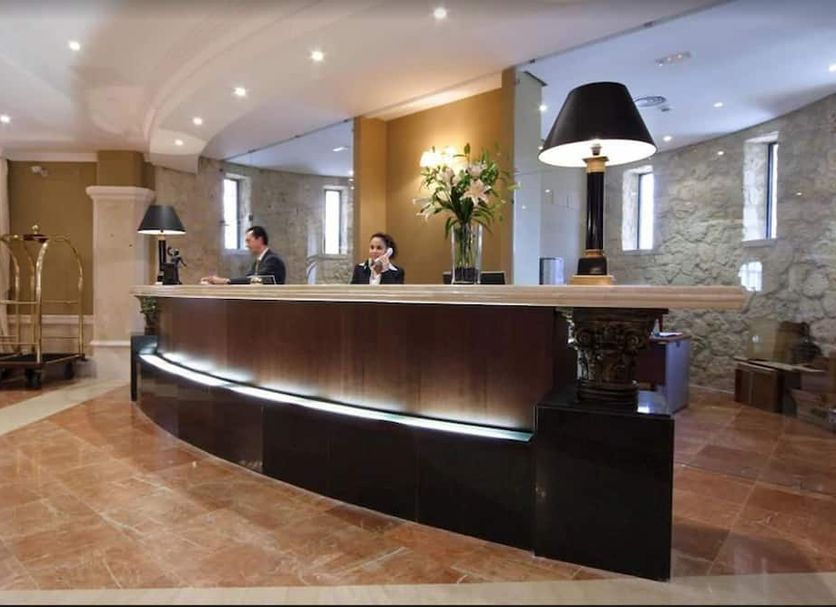 Front desk Photo