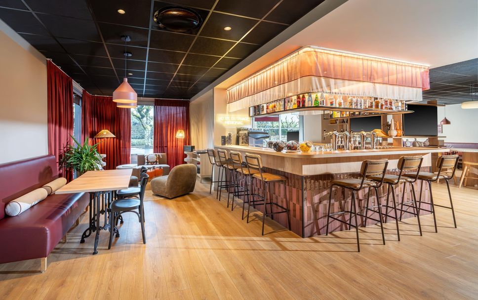Bar Photo