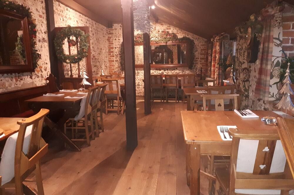 Restaurant Photo