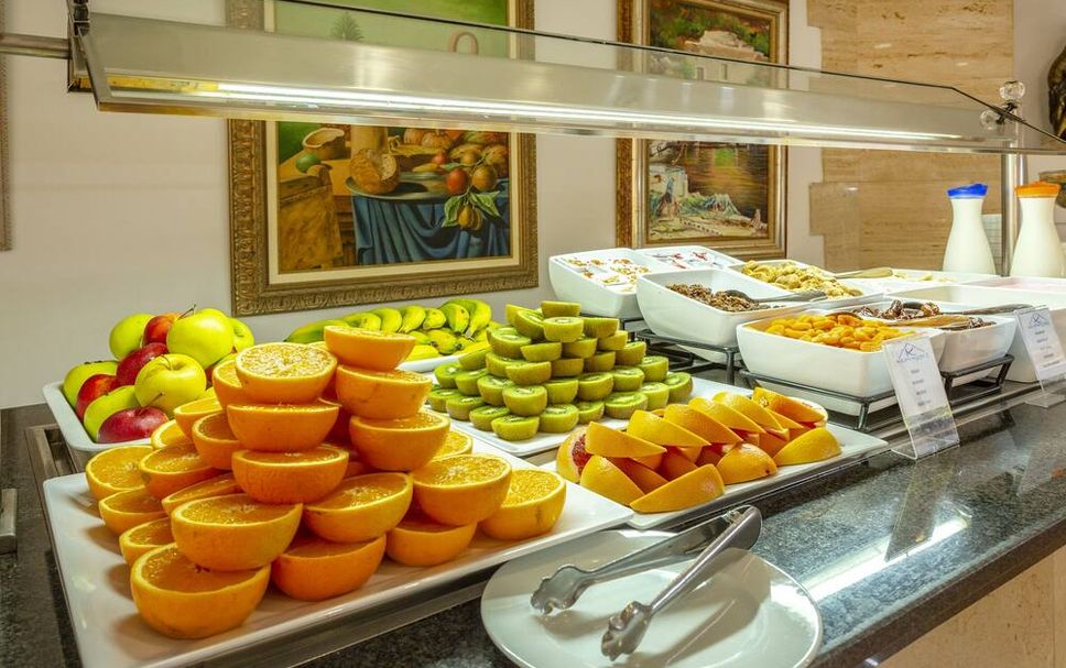 Buffet Photo