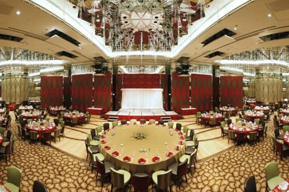 Banquet hall