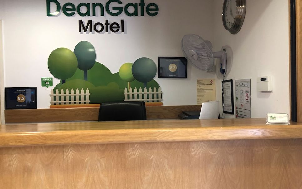 Front desk Photo