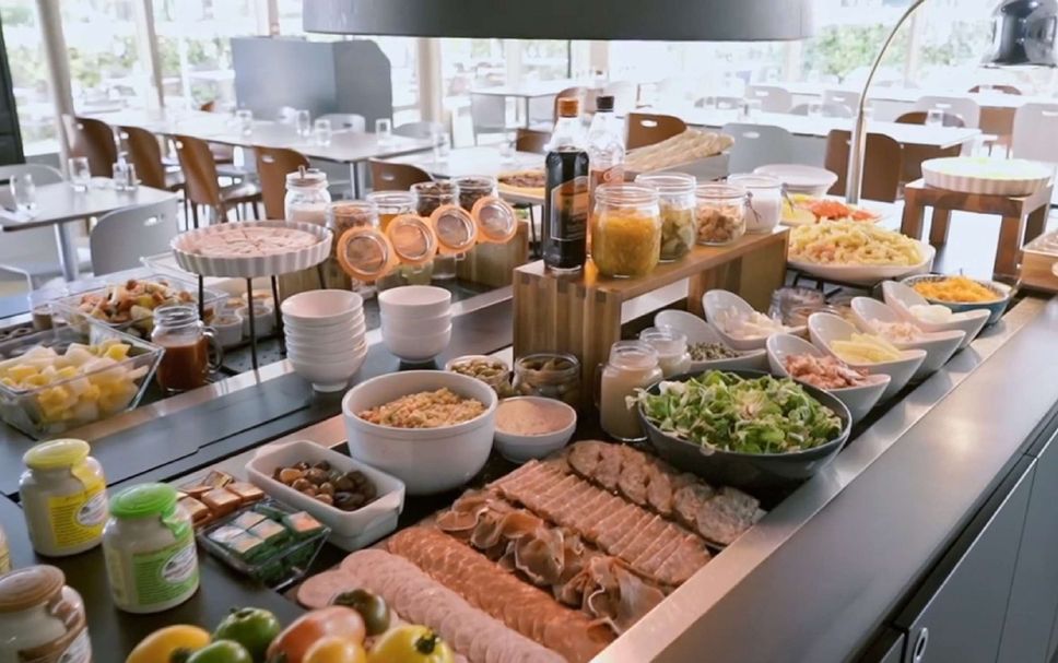 Buffet Photo