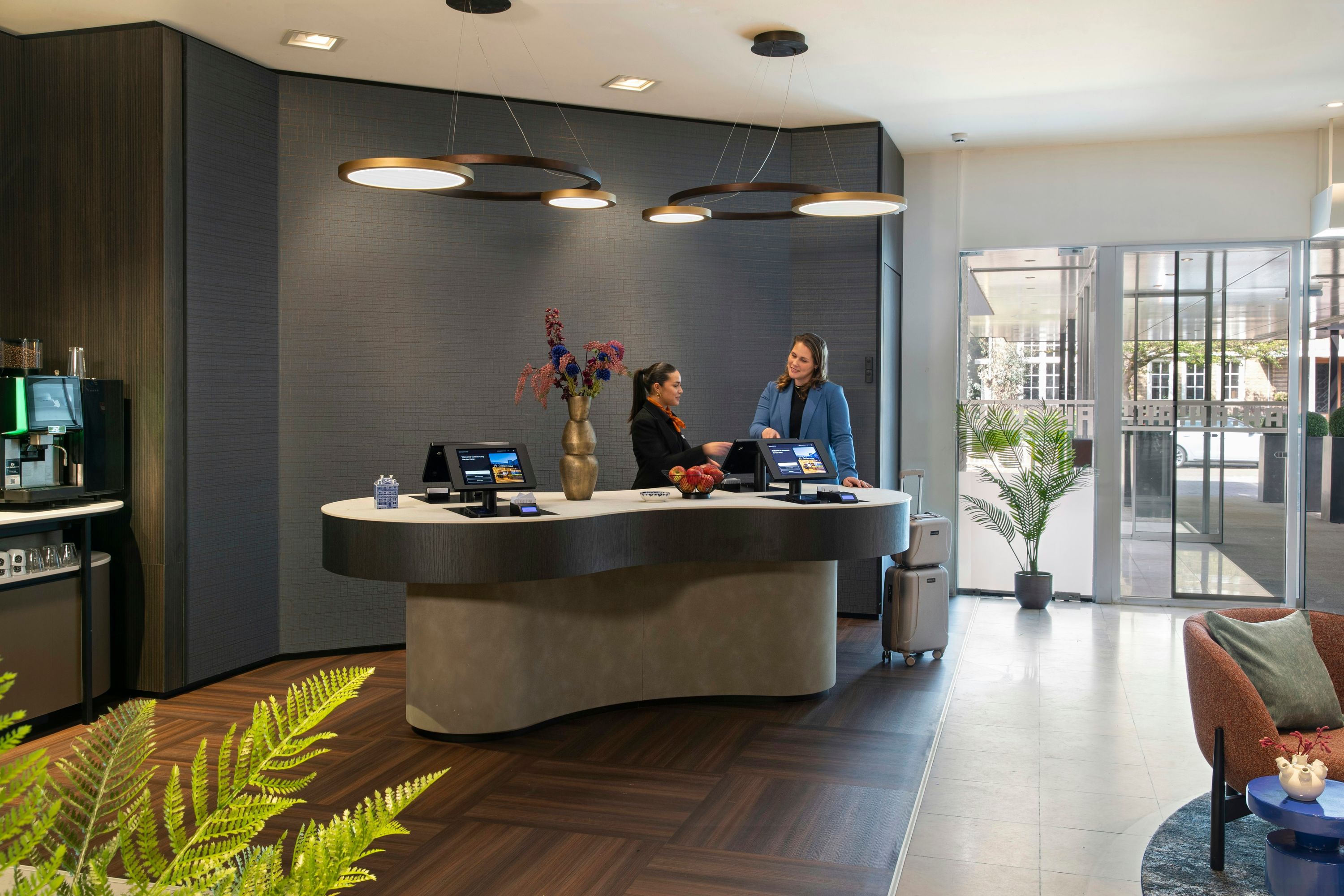 Front desk Photo