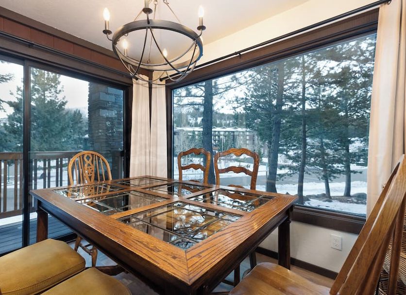 Dining room Photo