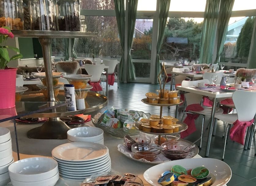 Buffet Photo