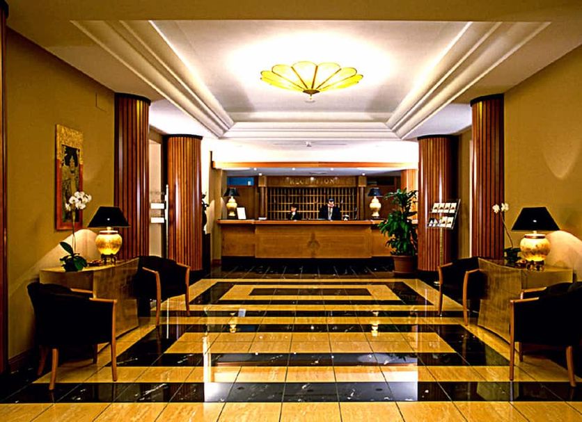 Front desk Photo
