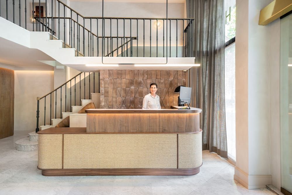 Front desk Photo