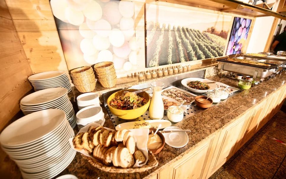 Buffet Photo