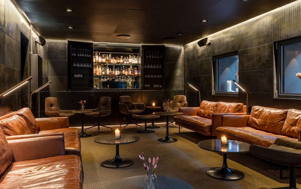 Bar Photo