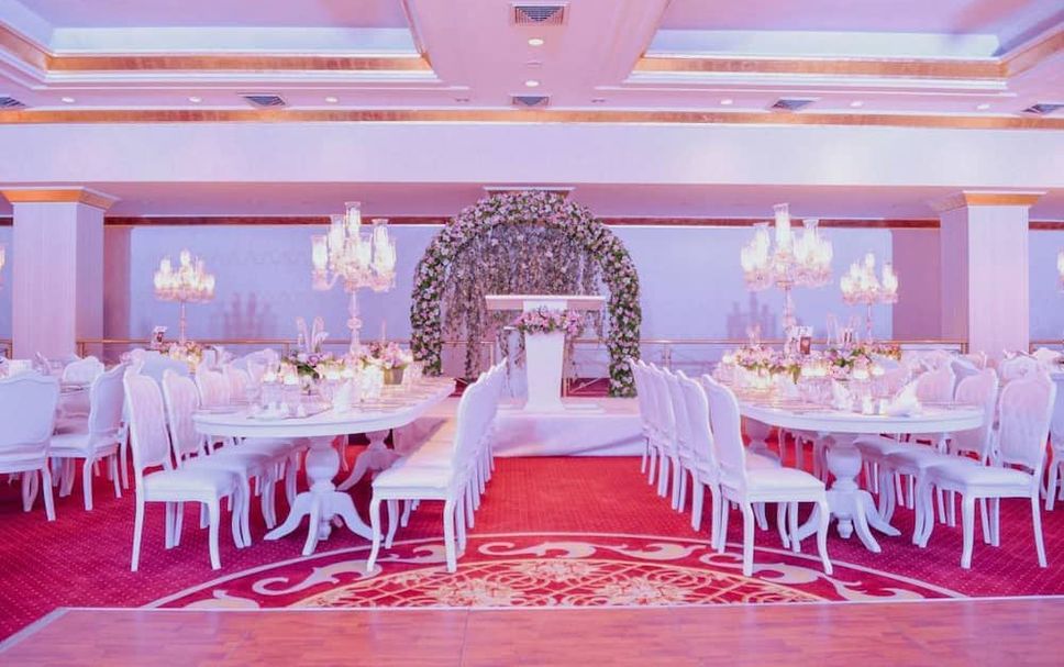 Banquet hall Photo