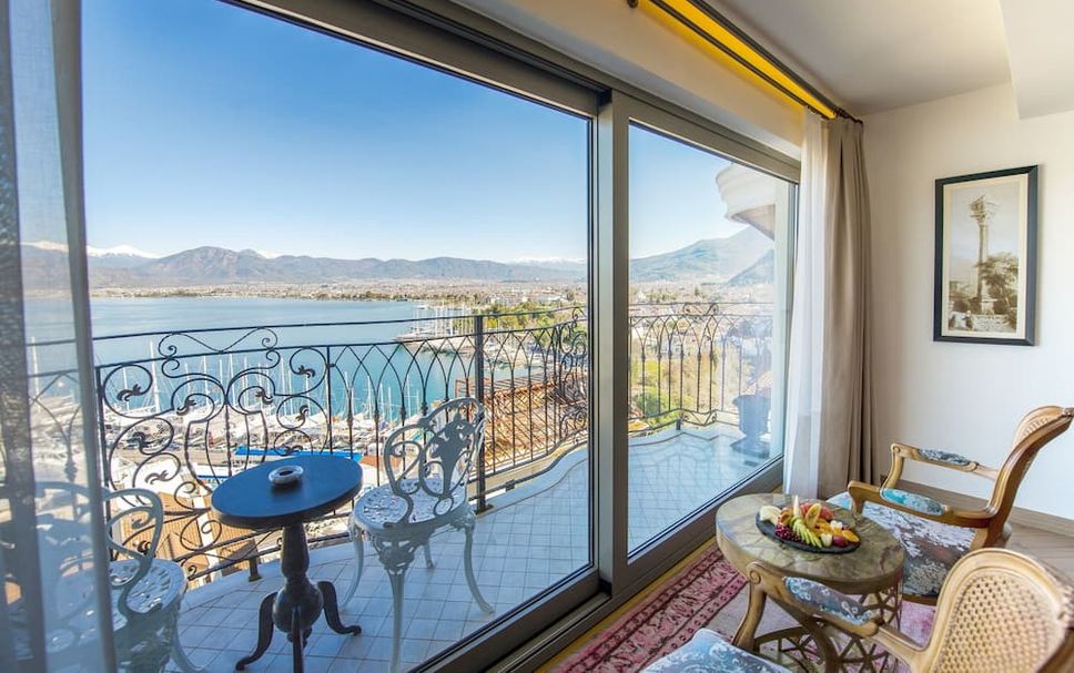 Balcony Photo
