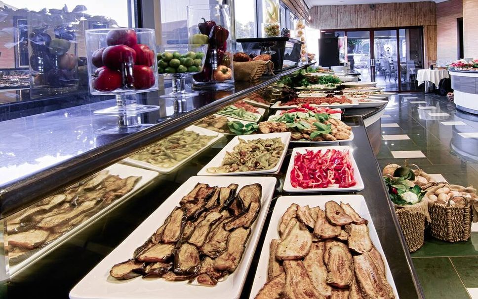 Buffet Photo