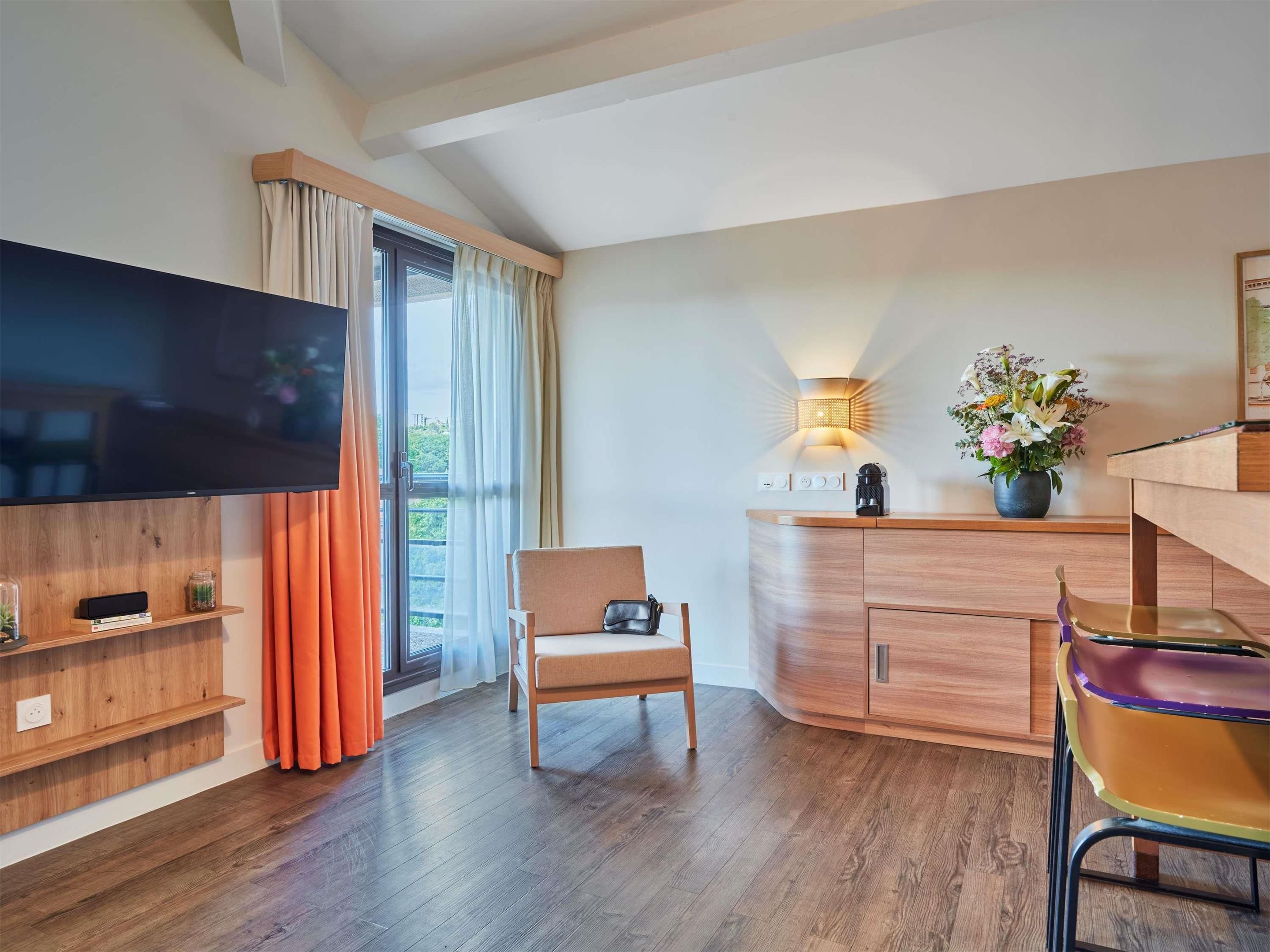 Room amenity