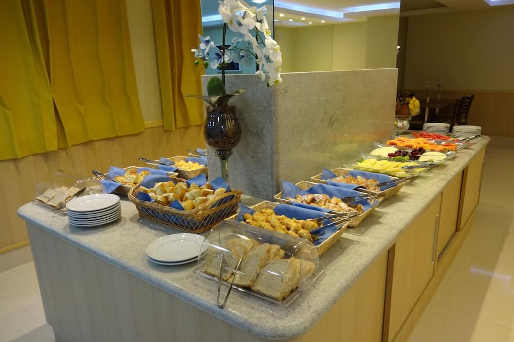 Buffet Photo