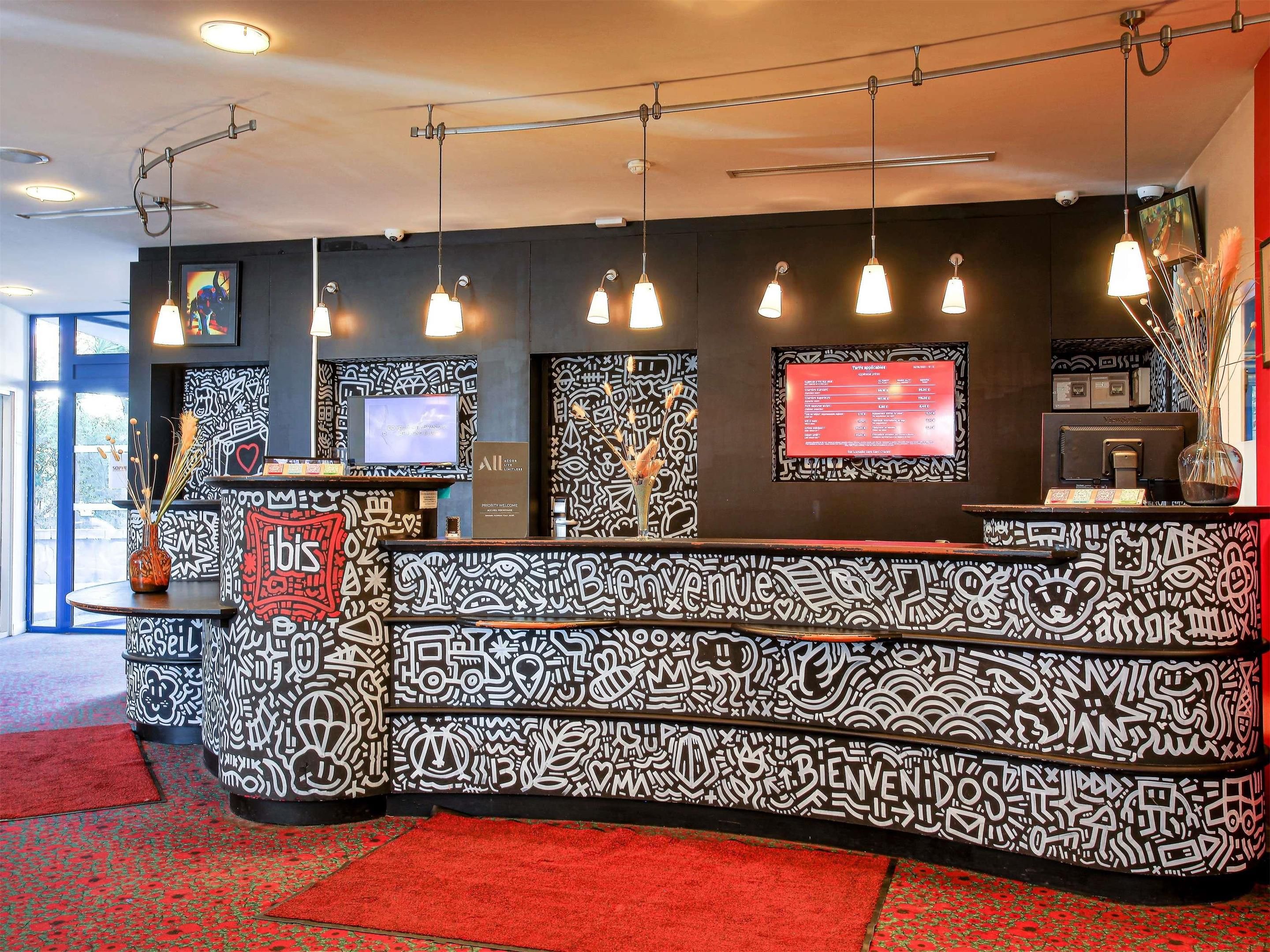Front desk Photo