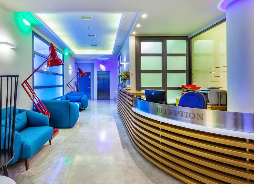 Front desk Photo