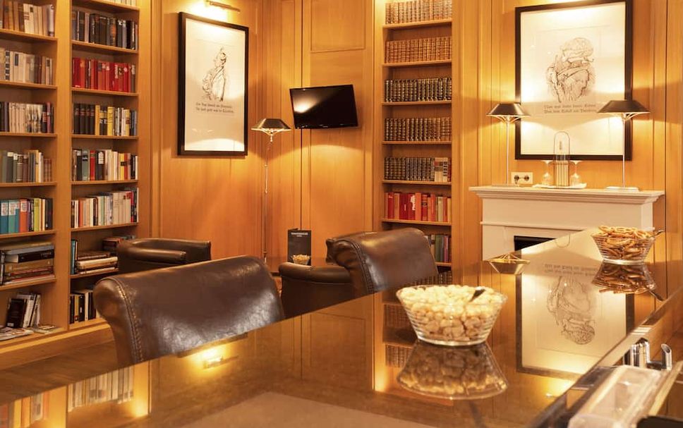 Lounge Photo