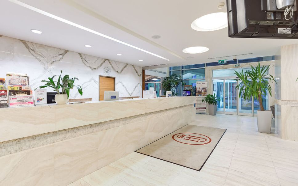 Front desk Photo