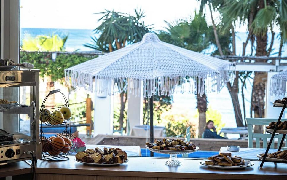 Buffet Photo