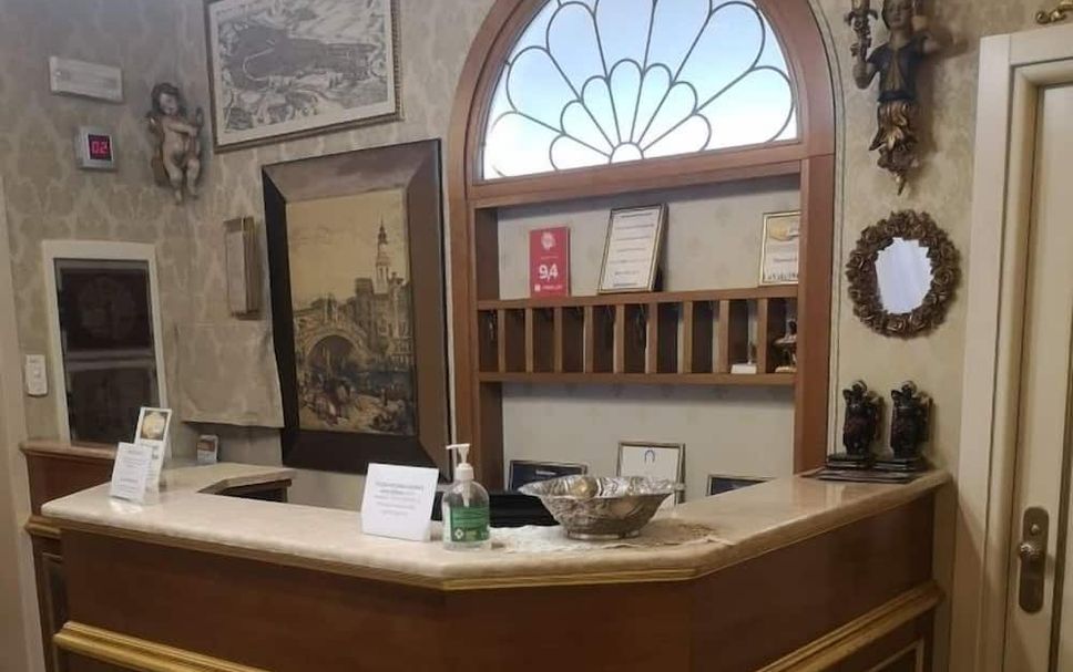Front desk Photo