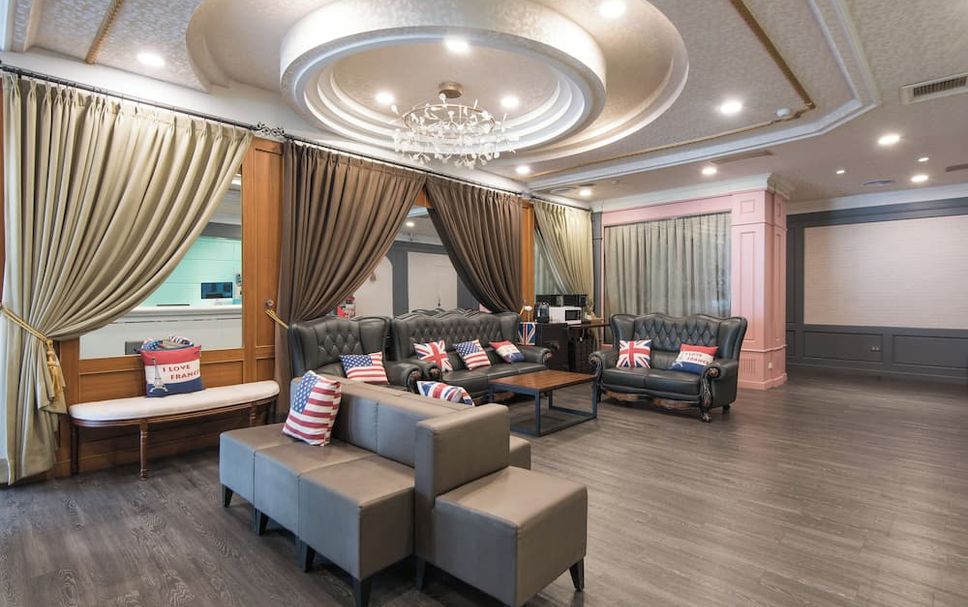 Lounge Photo