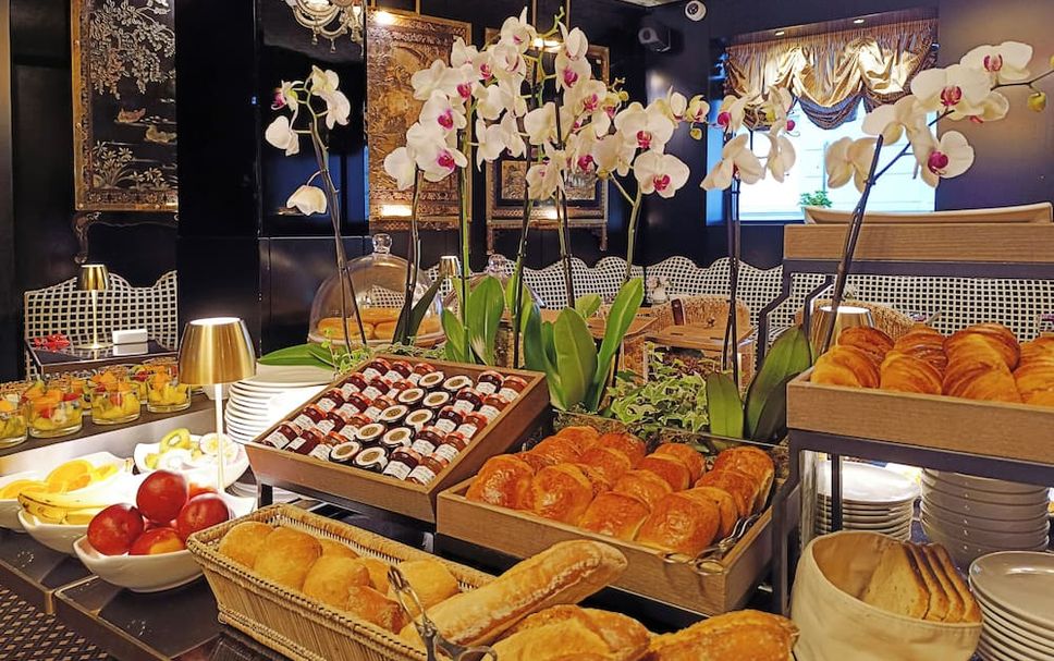 Buffet Photo
