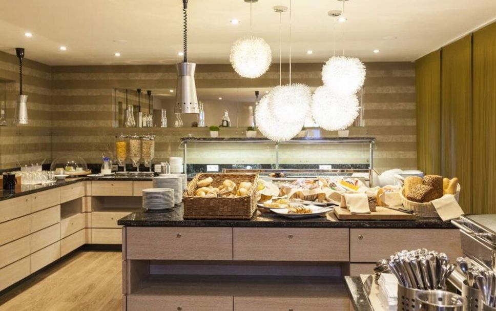 Buffet Photo