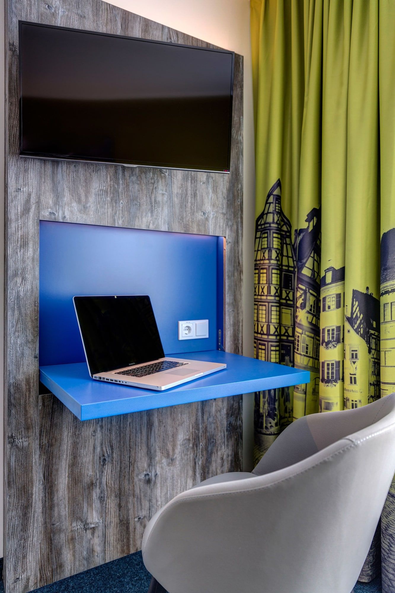 Room amenity