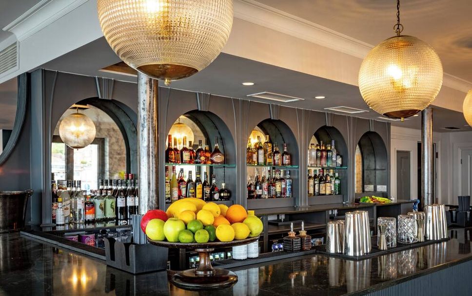 Bar Photo