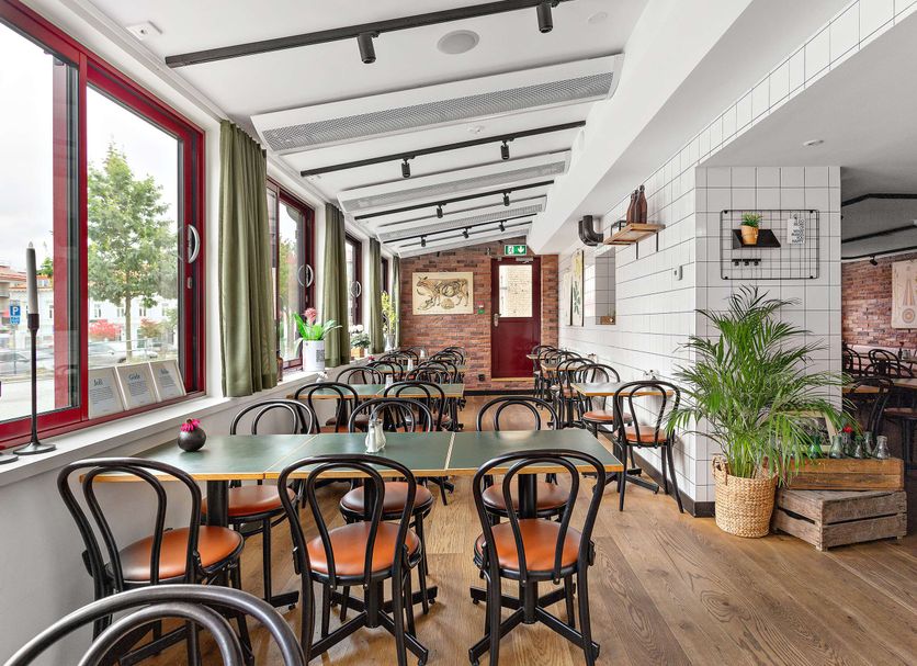 Restaurant Photo