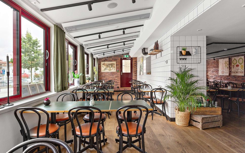 Restaurant Photo