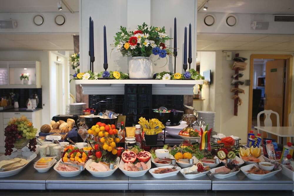 Buffet Photo