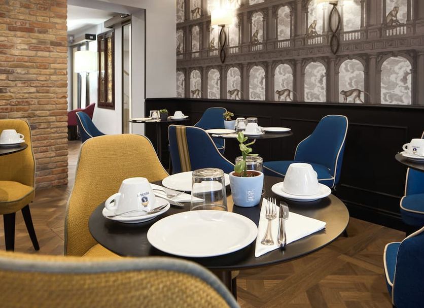 Restaurant Photo