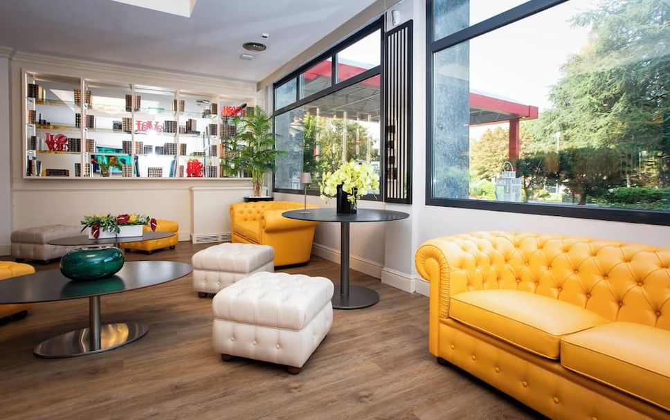 Lounge Photo