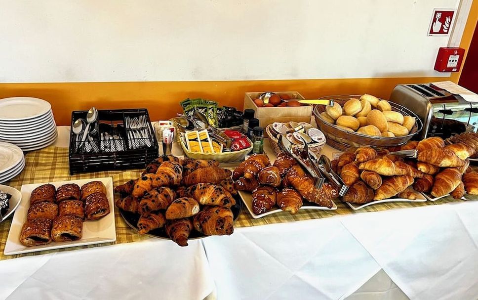 Buffet Photo