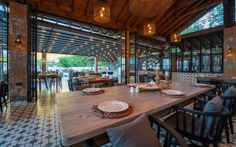 Restaurant Photo