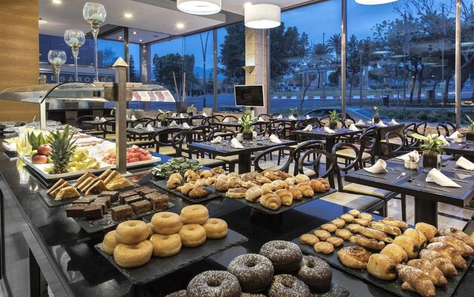 Buffet Photo