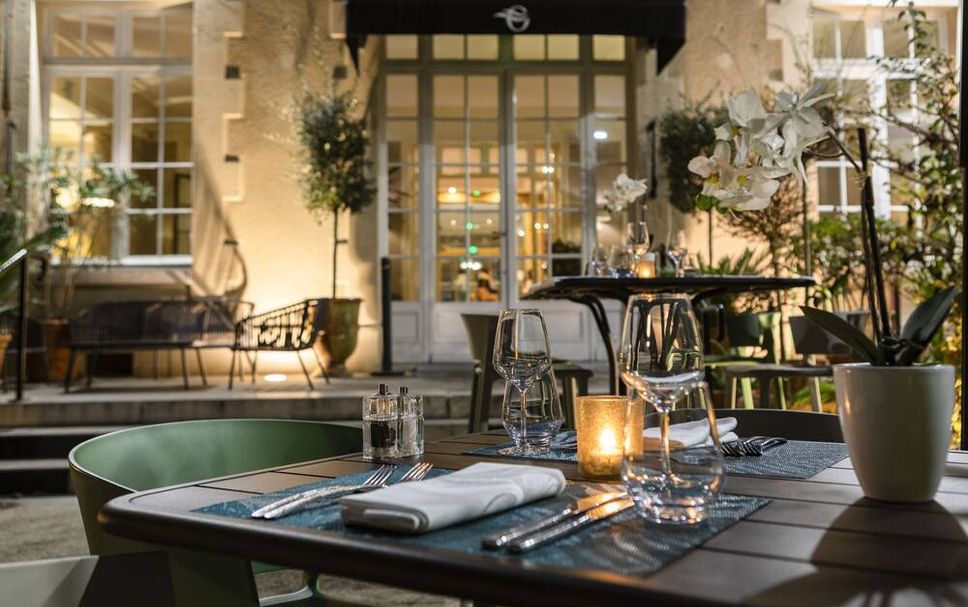 Restaurant Photo