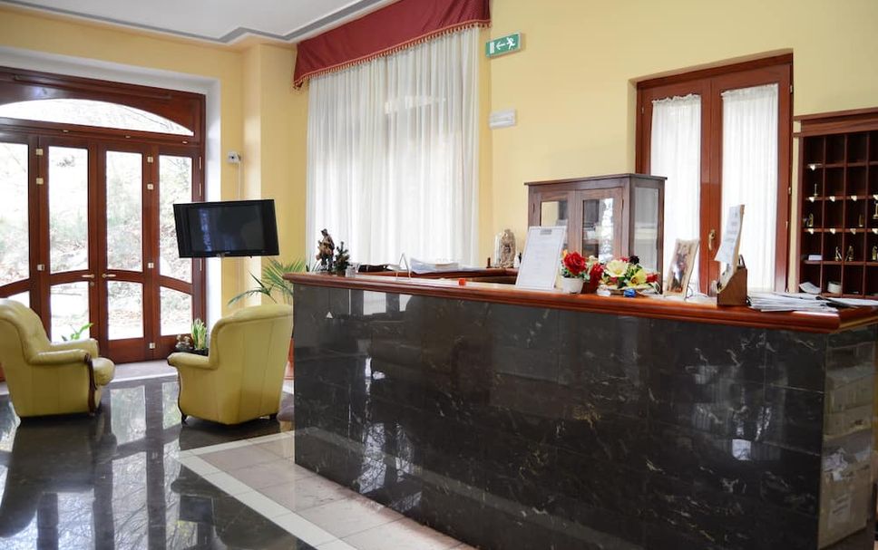 Front desk Photo
