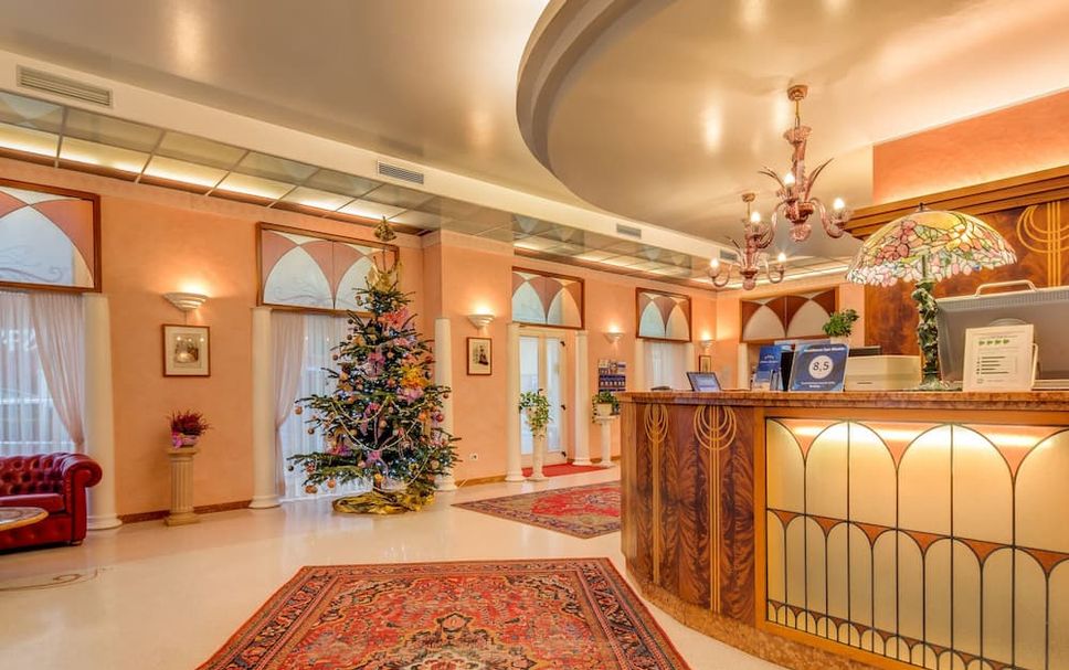 Front desk Photo