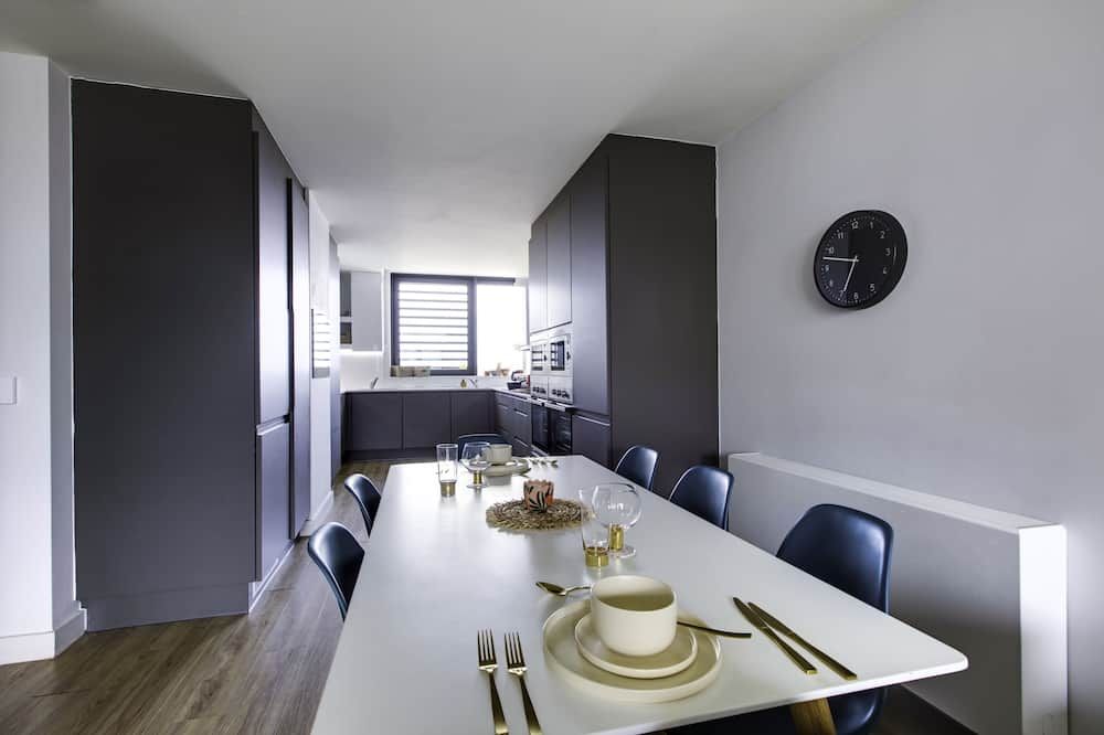 Dining room Photo