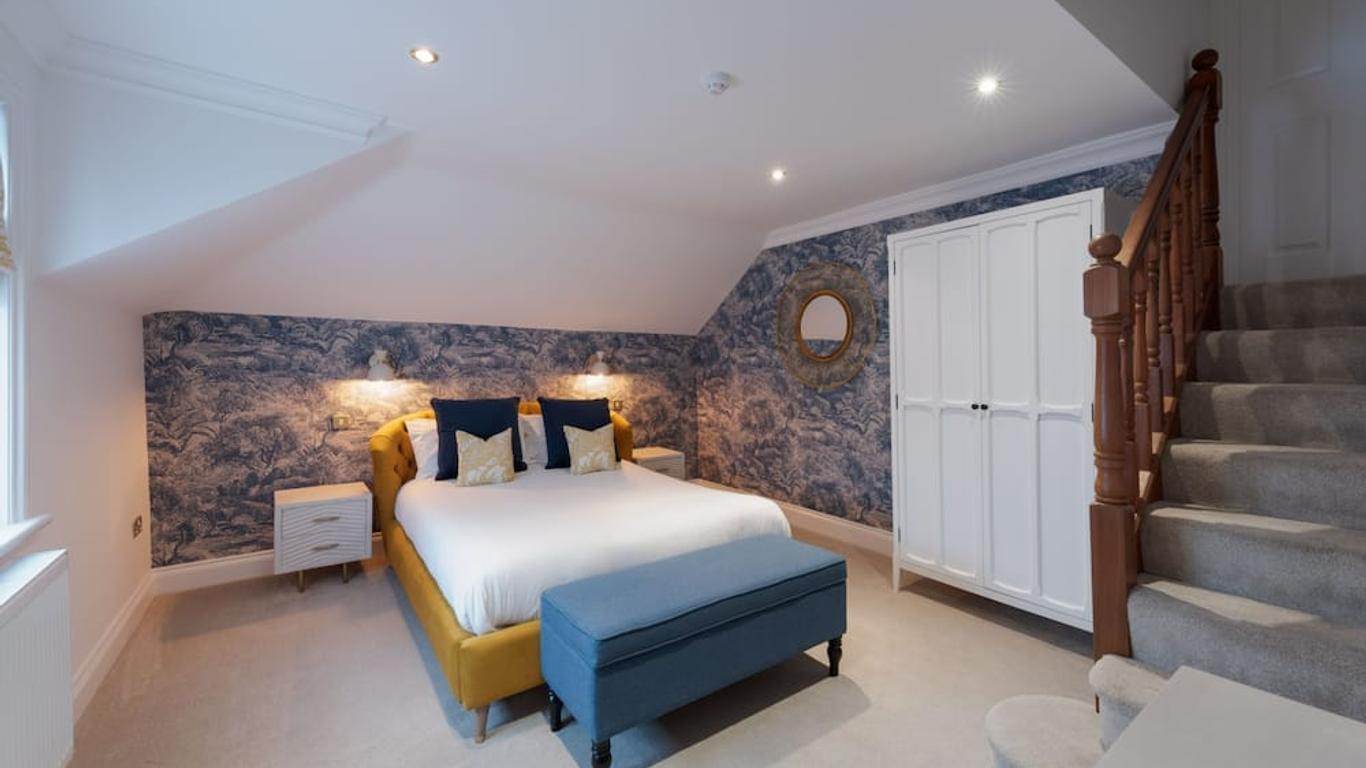 The Clarence Boutique Rooms