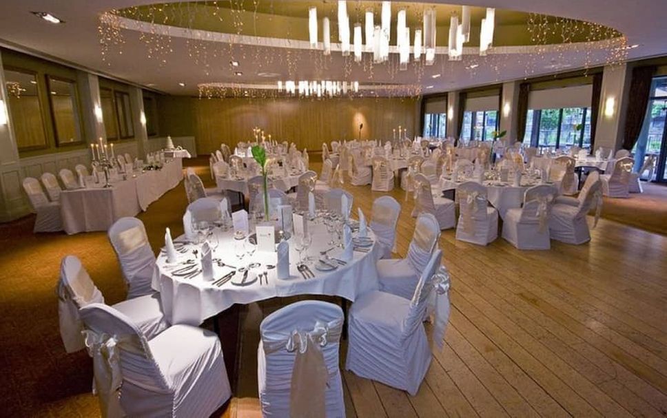 Banquet hall Photo